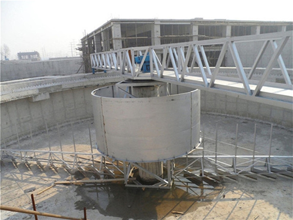 全橋式刮泥機(jī)