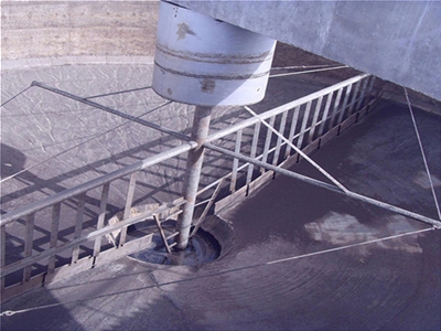 二沉池單管刮吸泥機(jī)